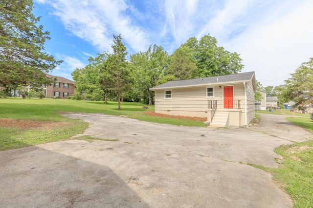 1204 Wooden Avenue, Rossville, GA 30741