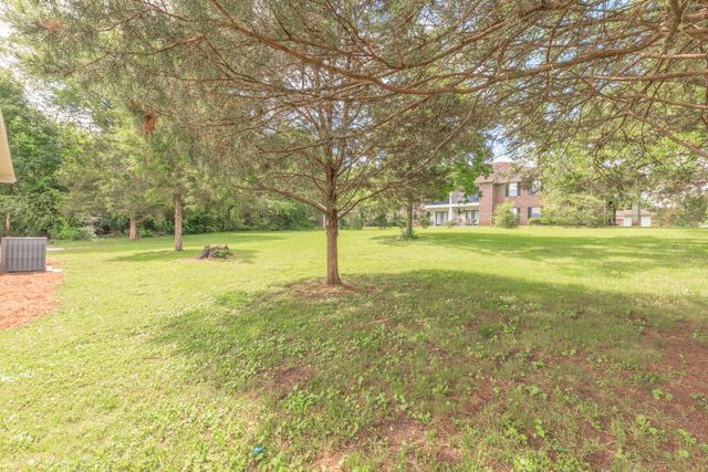 1204 Wooden Avenue, Rossville, GA 30741