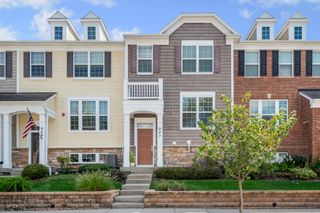 907 E Hamlin Lane, Arlington Heights, IL 60004
