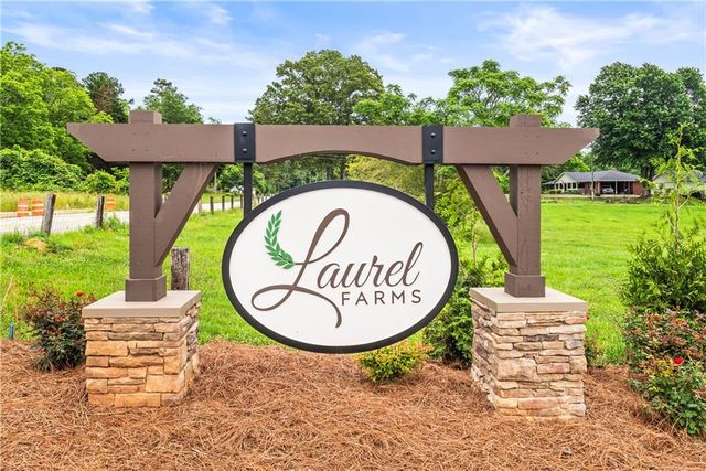 121 Laurel Farms Lane, Dallas, GA 30157