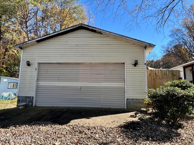 2736 Cedar Bluff Rd, Sevierville, TN 37876