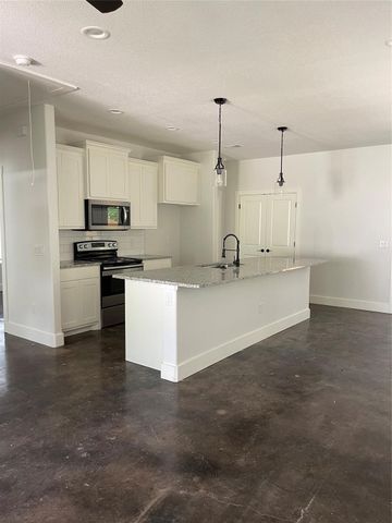 722 E Woodard Street, Denison, TX 75021
