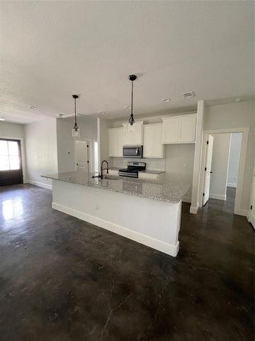 722 E Woodard Street, Denison, TX 75021