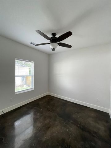 722 E Woodard Street, Denison, TX 75021