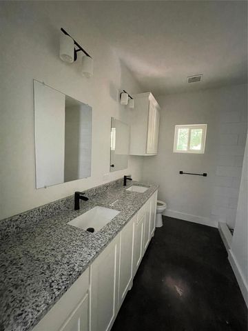 722 E Woodard Street, Denison, TX 75021