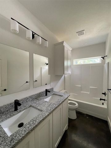 722 E Woodard Street, Denison, TX 75021
