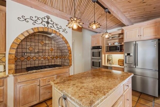 7431 Rio Grande Boulevard NW, Los Ranchos, NM 87107