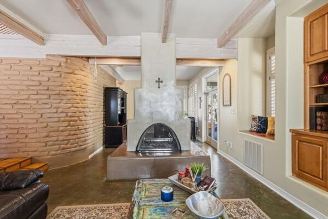 7431 Rio Grande Boulevard NW, Los Ranchos, NM 87107