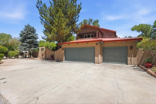 7431 Rio Grande Boulevard NW, Los Ranchos, NM 87107