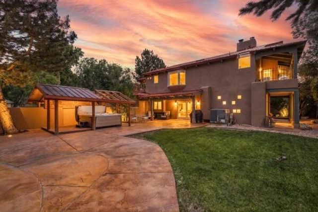 7431 Rio Grande Boulevard NW, Los Ranchos, NM 87107