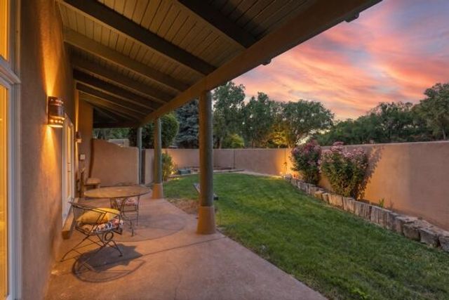 7431 Rio Grande Boulevard NW, Los Ranchos, NM 87107