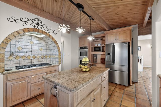 7431 Rio Grande Boulevard NW, Los Ranchos, NM 87107