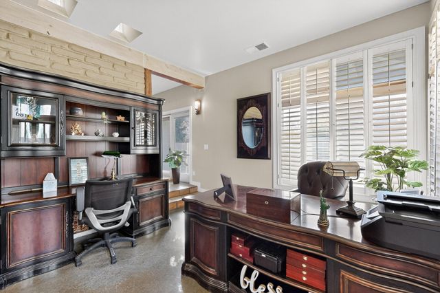 7431 Rio Grande Boulevard NW, Los Ranchos, NM 87107