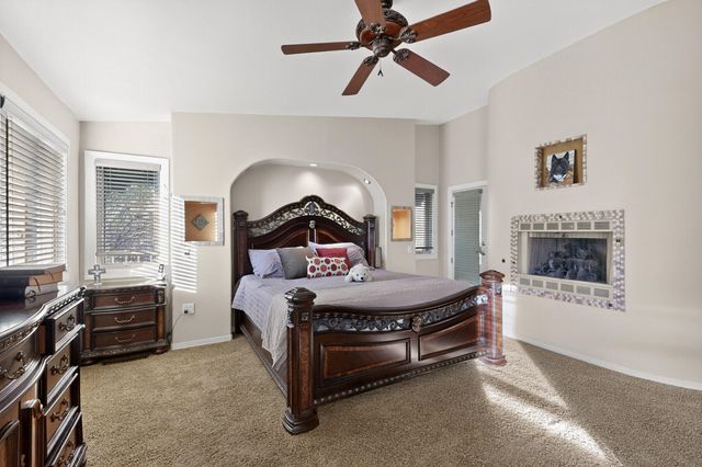 7431 Rio Grande Boulevard NW, Los Ranchos, NM 87107