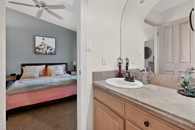 7431 Rio Grande Boulevard NW, Los Ranchos, NM 87107