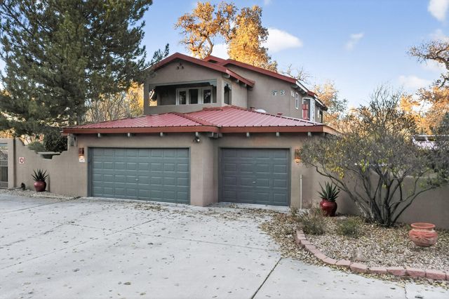 7431 Rio Grande Boulevard NW, Los Ranchos, NM 87107