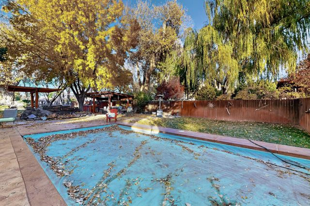 7431 Rio Grande Boulevard NW, Los Ranchos, NM 87107