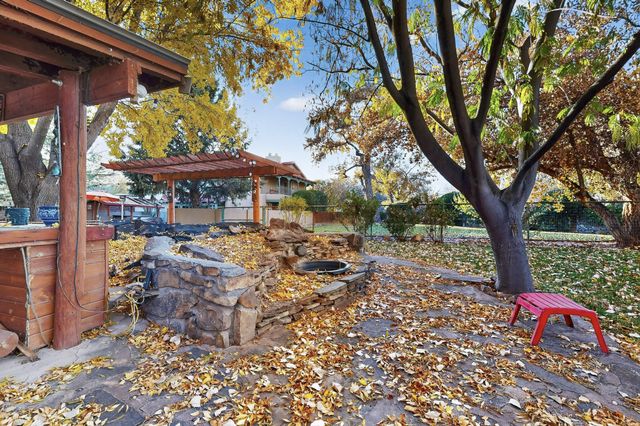 7431 Rio Grande Boulevard NW, Los Ranchos, NM 87107