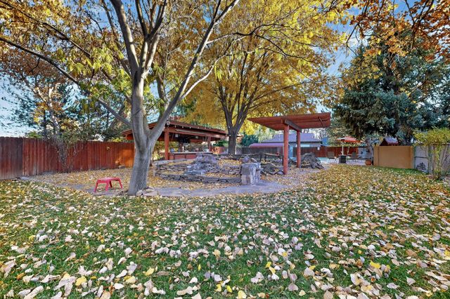 7431 Rio Grande Boulevard NW, Los Ranchos, NM 87107