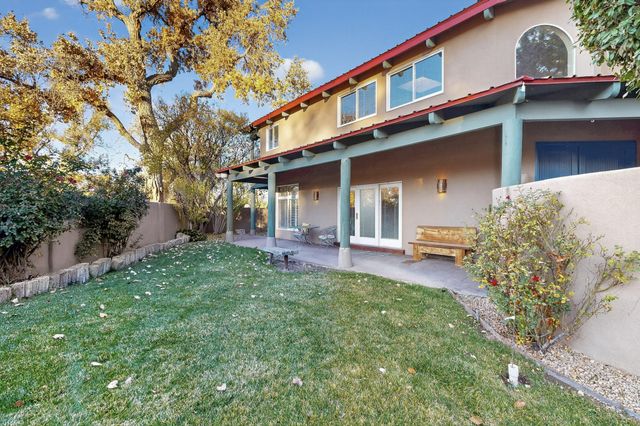 7431 Rio Grande Boulevard NW, Los Ranchos, NM 87107