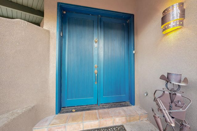 7431 Rio Grande Boulevard NW, Los Ranchos, NM 87107