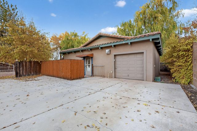 7431 Rio Grande Boulevard NW, Los Ranchos, NM 87107