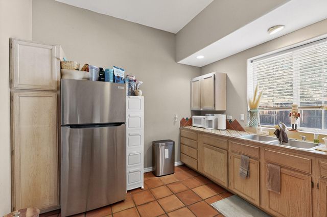 7431 Rio Grande Boulevard NW, Los Ranchos, NM 87107