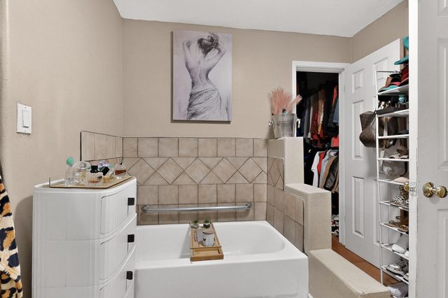 7431 Rio Grande Boulevard NW, Los Ranchos, NM 87107