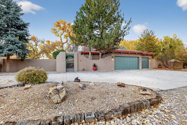 7431 Rio Grande Boulevard NW, Los Ranchos, NM 87107