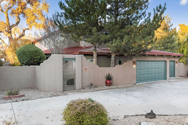 7431 Rio Grande Boulevard NW, Los Ranchos, NM 87107