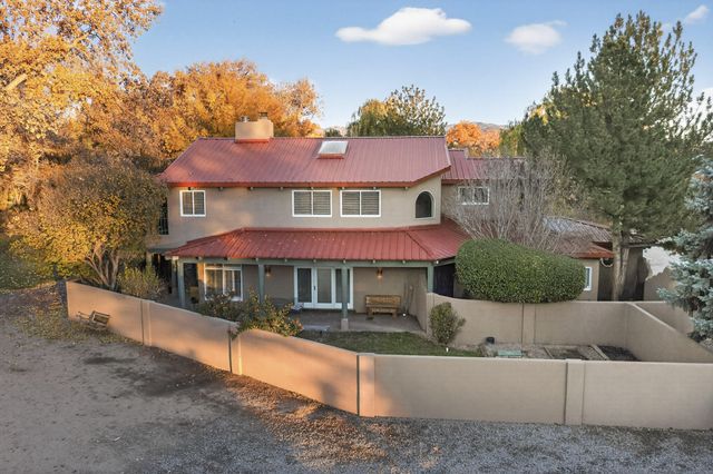 7431 Rio Grande Boulevard NW, Los Ranchos, NM 87107