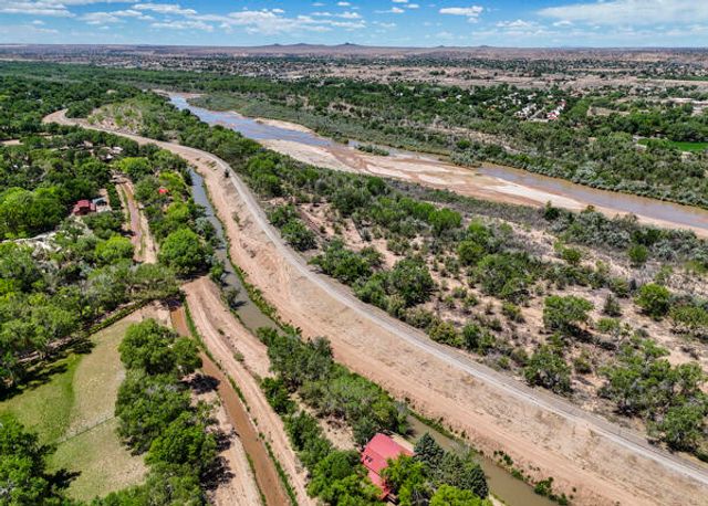 7431 Rio Grande Boulevard NW, Los Ranchos, NM 87107