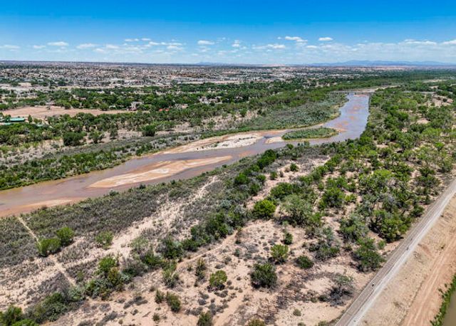 7431 Rio Grande Boulevard NW, Los Ranchos, NM 87107