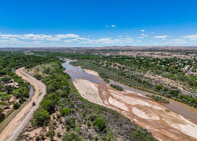 7431 Rio Grande Boulevard NW, Los Ranchos, NM 87107