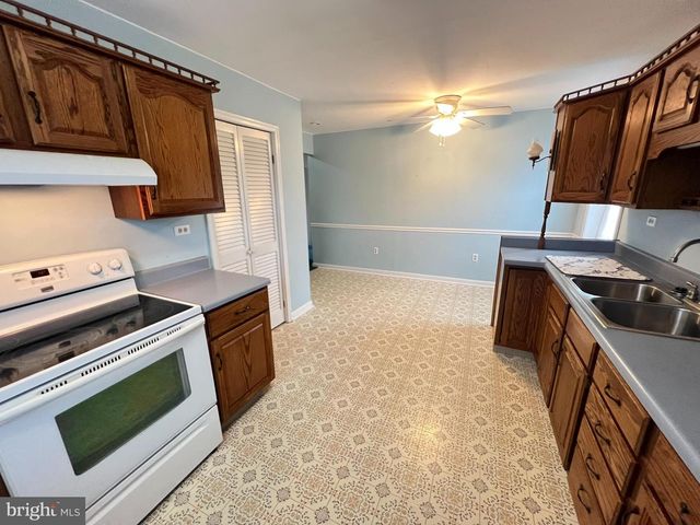 120 PEQUEA AVE, Honey Brook, PA 19344