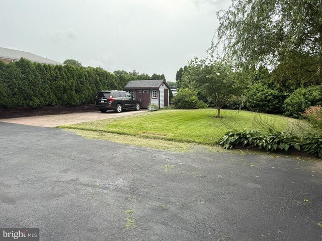 120 PEQUEA AVE, Honey Brook, PA 19344