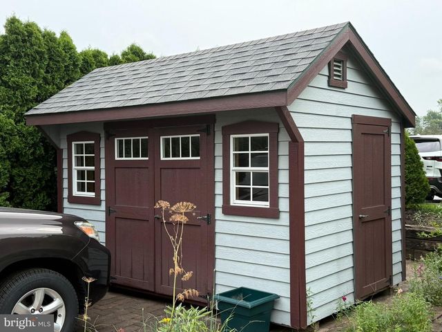 120 PEQUEA AVE, Honey Brook, PA 19344