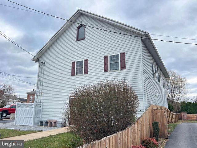 120 PEQUEA AVE, Honey Brook, PA 19344