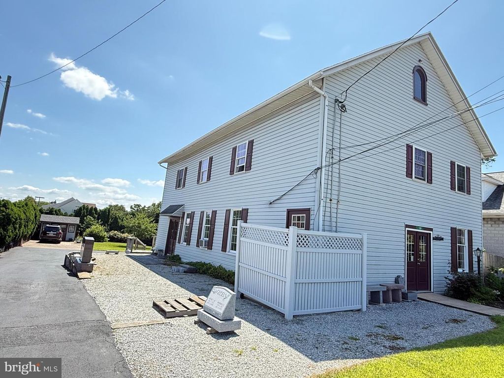 120 PEQUEA AVE, Honey Brook, PA 19344