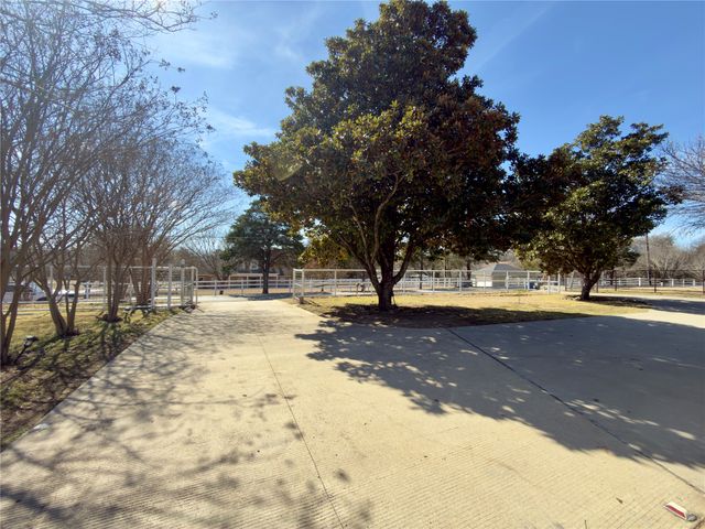 1544 Stainback Road, Red Oak, TX 75154