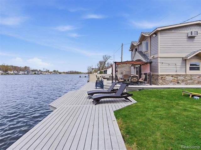 16342 Stages Island, Linden, MI 48451