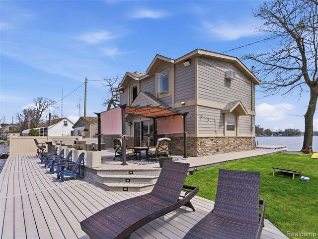 16342 Stages Island, Linden, MI 48451