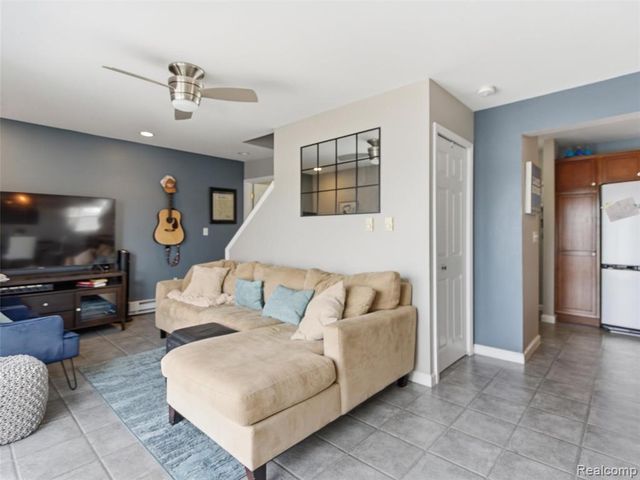 16342 Stages Island, Linden, MI 48451