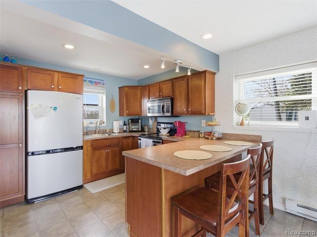 16342 Stages Island, Linden, MI 48451