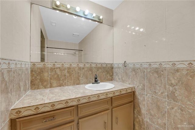 1900 S 41st Street, Mcallen, TX 78503