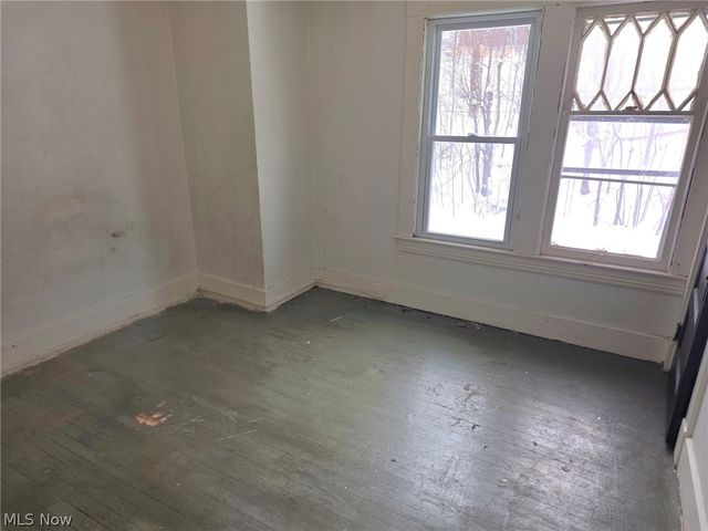 1895 Chapman Avenue, East Cleveland, OH 44112