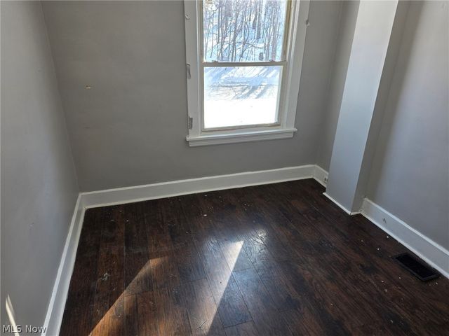 1895 Chapman Avenue, East Cleveland, OH 44112