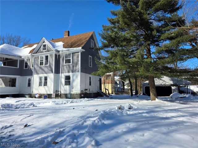 1895 Chapman Avenue, East Cleveland, OH 44112