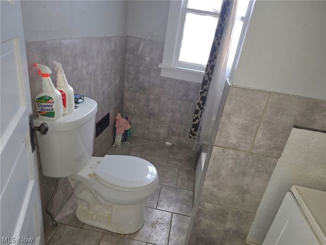 1895 Chapman Avenue, East Cleveland, OH 44112