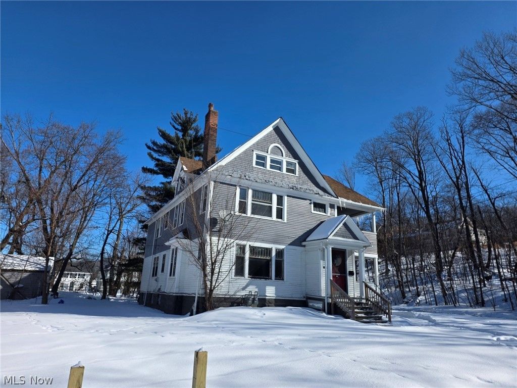 1895 Chapman Avenue, East Cleveland, OH 44112